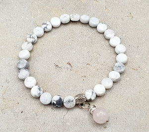 Howlite et quartz rose